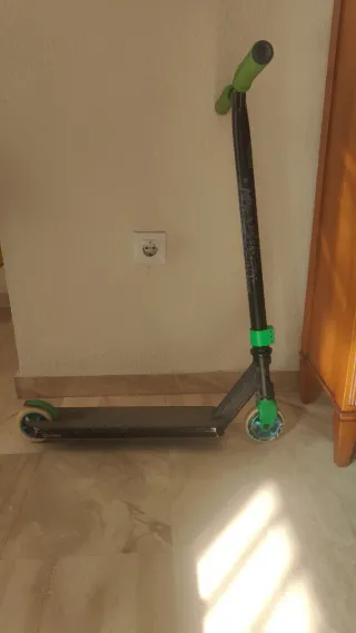 Patinete Oxelo Negro y Verde
