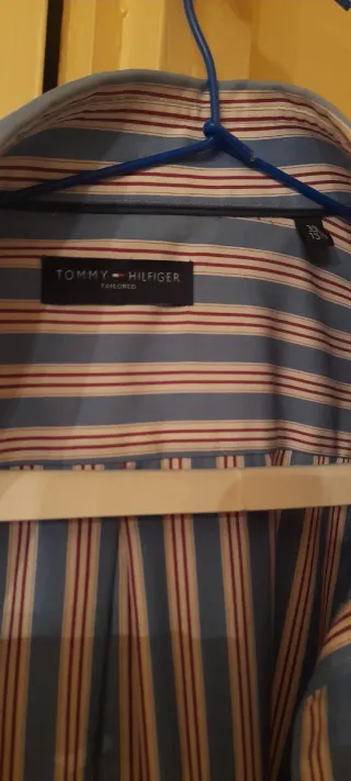 Camisa Tommy Hilfiger Rayas Azul y Rojo