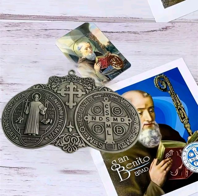 Medalla San Benito Doble Cara 14.6cm