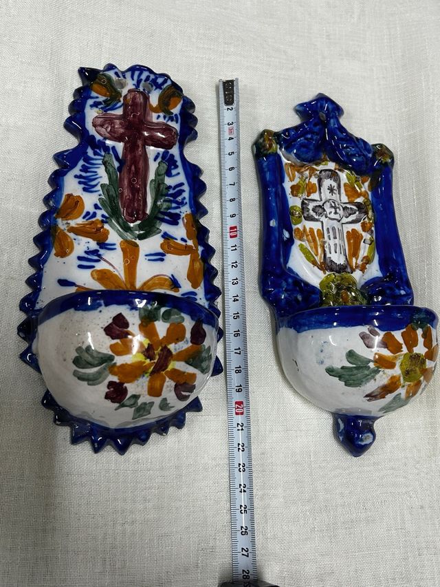 Coppia di antiche bacinelle in porcellana