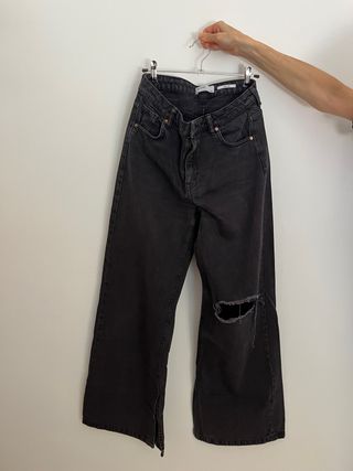 Pantalones vaqueros negros anchos