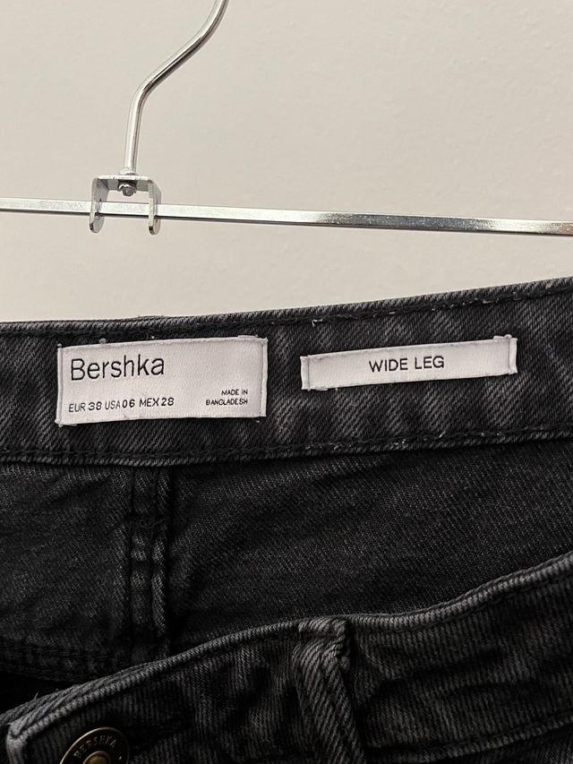 Pantalones vaqueros negros anchos