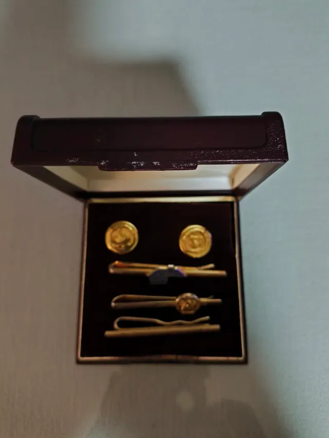 Gemelos y Pisacorbata Dorados y Azules