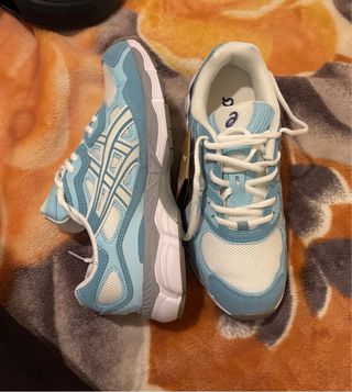 Zapatillas Asics Azul y Blanco