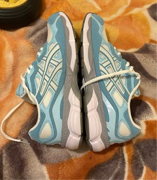 Zapatillas Asics Azul y Blanco
