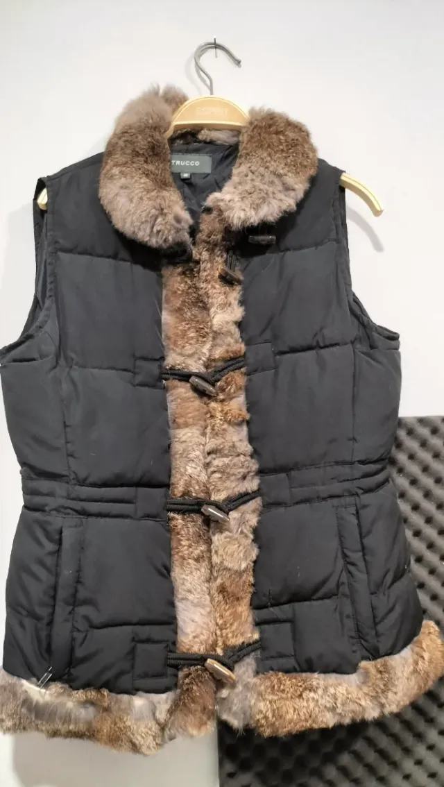 Chaleco Trucco Negro con Detalles Marrones