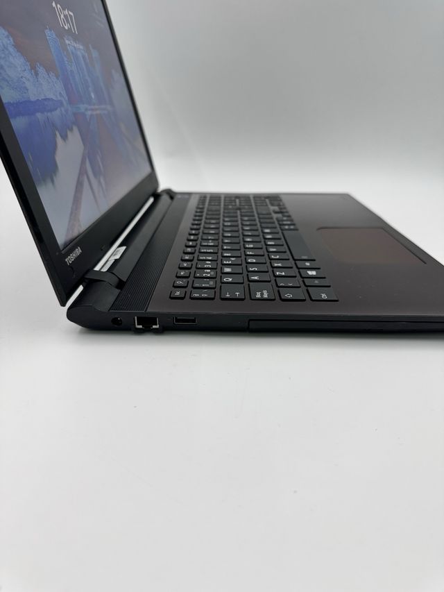 Toshiba i7 16GB RAM 1TB SSD Nvidia 930M