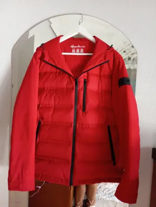 Abrigo rojo Alexander talla L