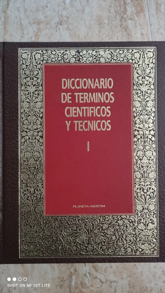 Diccionario de términos científicos y técnicos