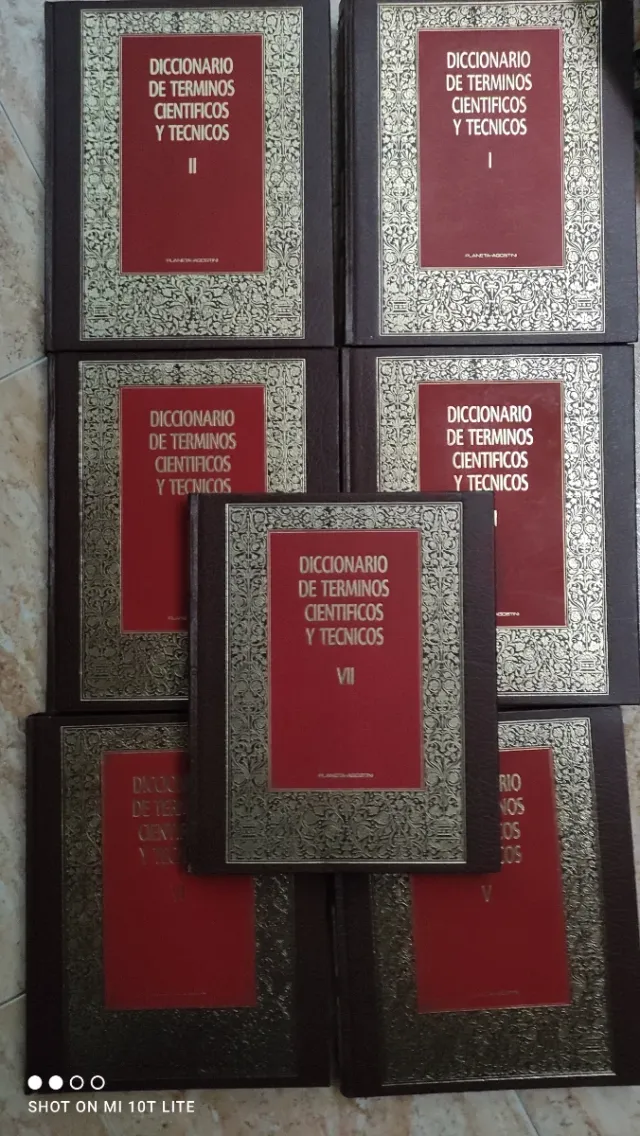 Diccionario de términos científicos y técnicos