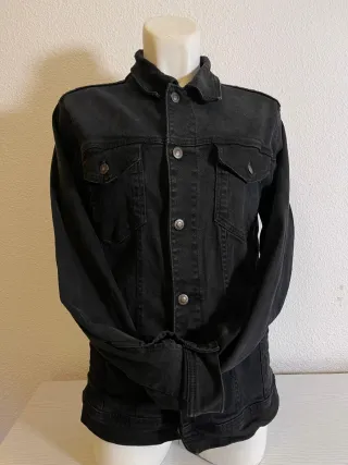 Chaqueta vaquera negra Zara