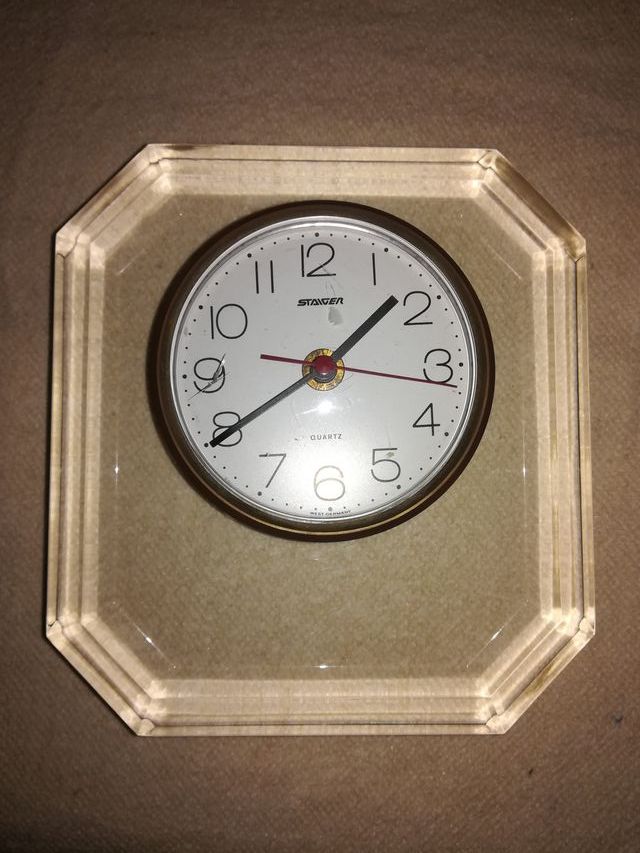 Orologio da tavolo in metacrilato