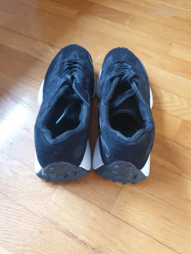 Deportivos negros talla 37