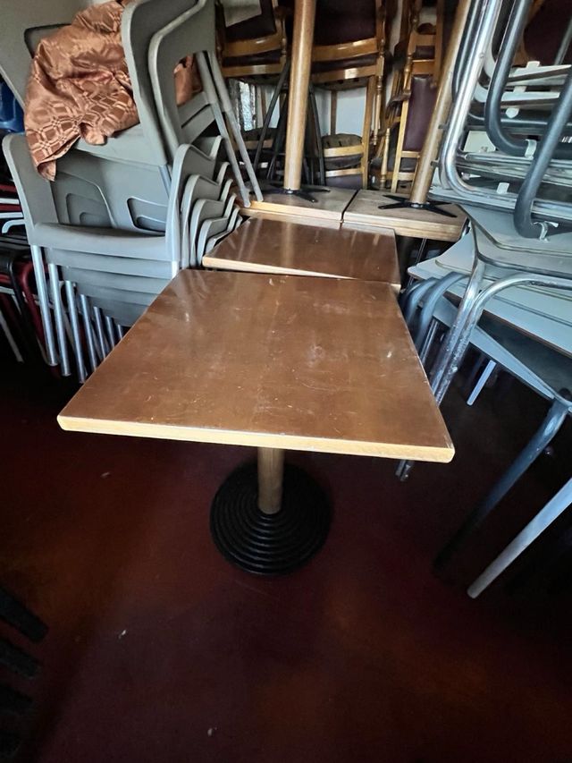 Lote de mesas de madera