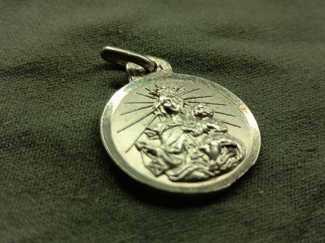 Medalla de plata religiosa