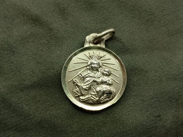 Medalla de plata religiosa