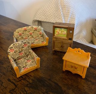 Muebles Sylvanian Families: Sofá, Sillón y TV