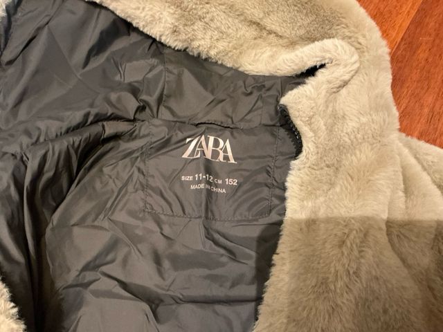 Abrigo de pelo con capucha