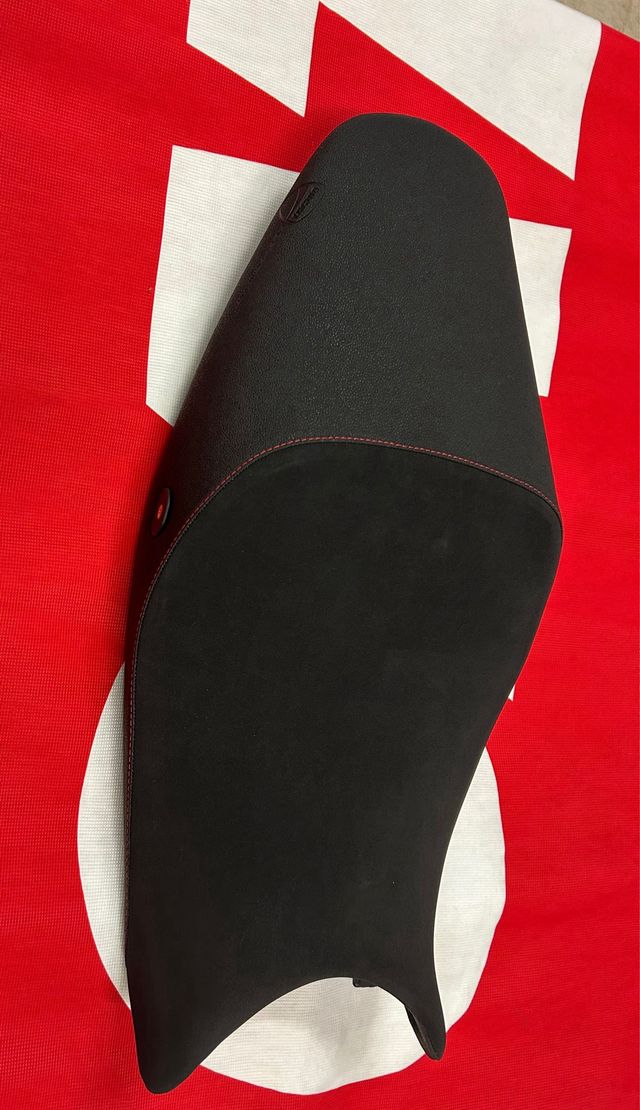NEW DUCATI PERFORMANCE MONSTER ASIENTO BAJO