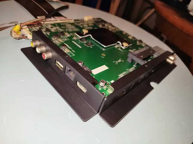 Fuente de alimentaccion y Placa Base televisión Hi