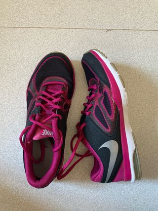 Tenis Nike Air Sculpt TR Negro/Rosa