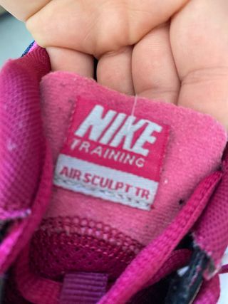 Tenis Nike Air Sculpt TR Negro/Rosa