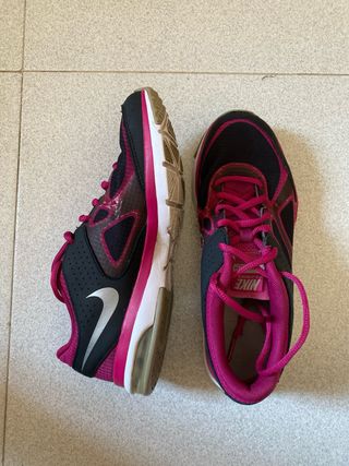 Tenis Nike Air Sculpt TR Negro/Rosa