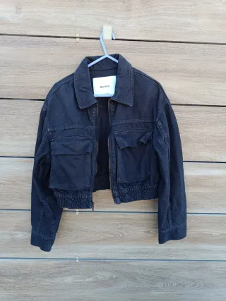 Chaqueta vaquera Bershka negra niña T.XS