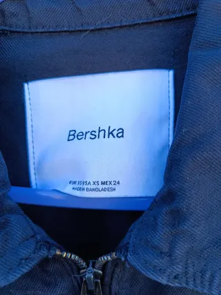 Chaqueta vaquera Bershka negra niña T.XS