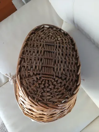 Cesta de mimbre con forro de tela