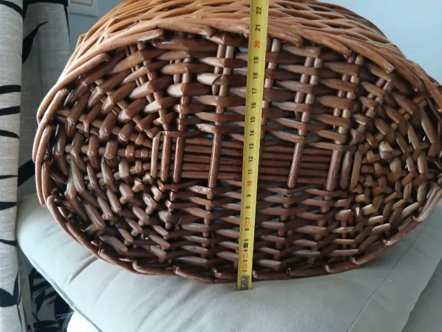 Cesta de mimbre con forro de tela