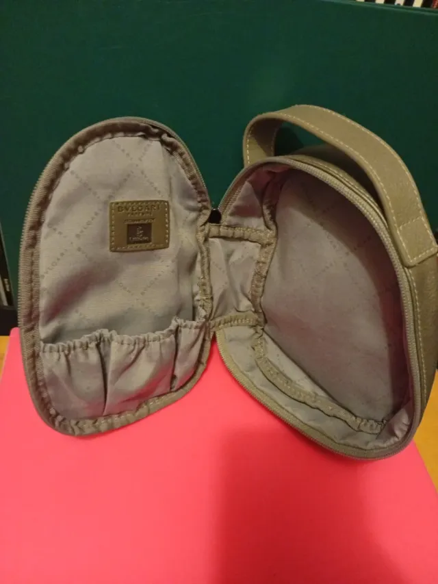 Neceser Bvlgari gris brillante