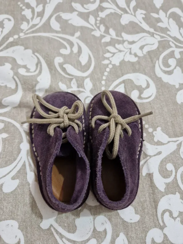 Botines niña piel morados