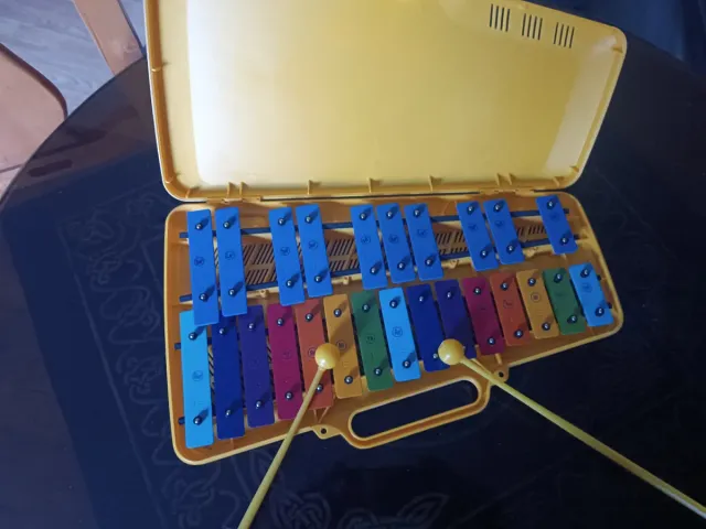 Xilófono infantil con baquetas