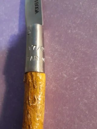 Herramienta Taramundi con mango de madera