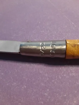 Herramienta Taramundi con mango de madera