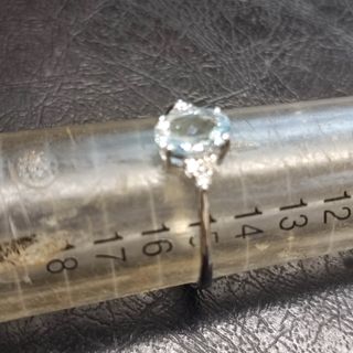 Anello in oro con Acquamarina e diamanti