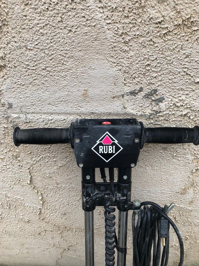Vibradora RUBI para alicatar