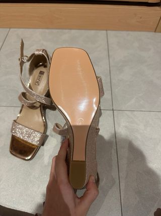 Tacones dorados purpurina