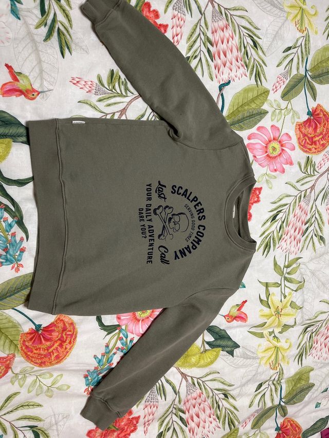 Sudadera Scalpers verde militar talla 10. 140 cm