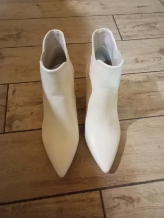 Stivaletti beige chiaroi donna n. 37