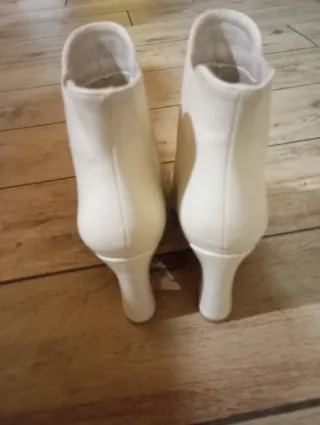 Stivaletti beige chiaroi donna n. 37