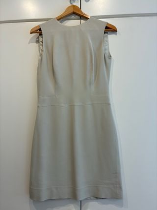 Traje Zara americana y vestido gris