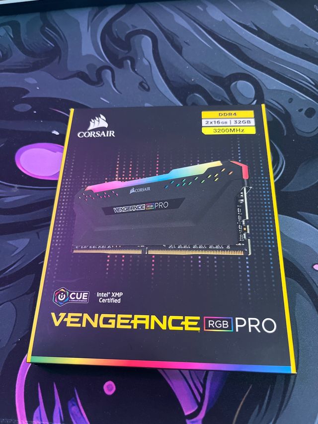 Caja Corsair Vengeance RGB PRO DDR4 32GB (2x16GB)