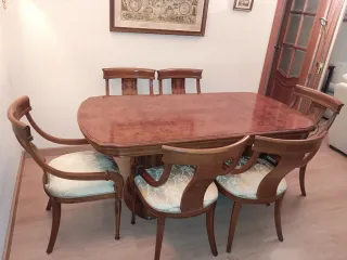 Mesa extensible madera y 6 sillas tapizadas