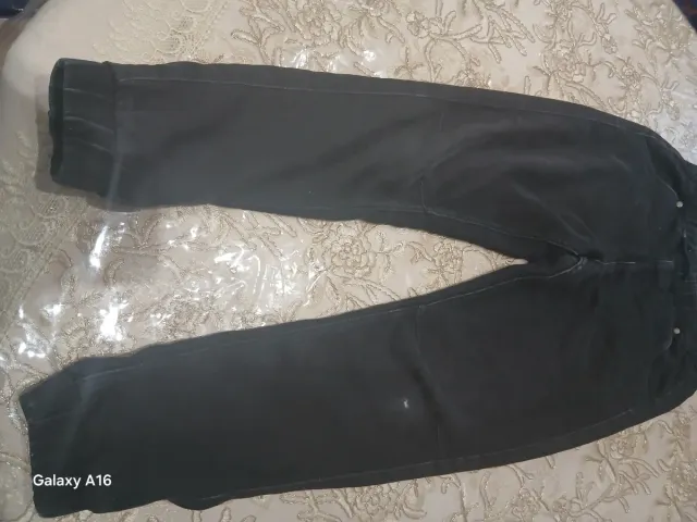 Pantalones negros para hombre