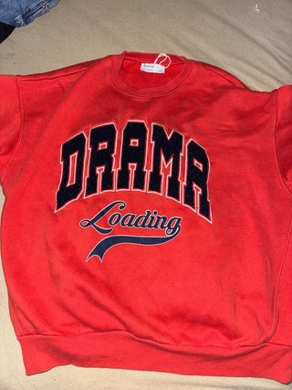 Sudadera Bershka Roja Drama Loading Talla M