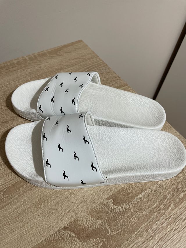 Chanclas Hollister Blancas