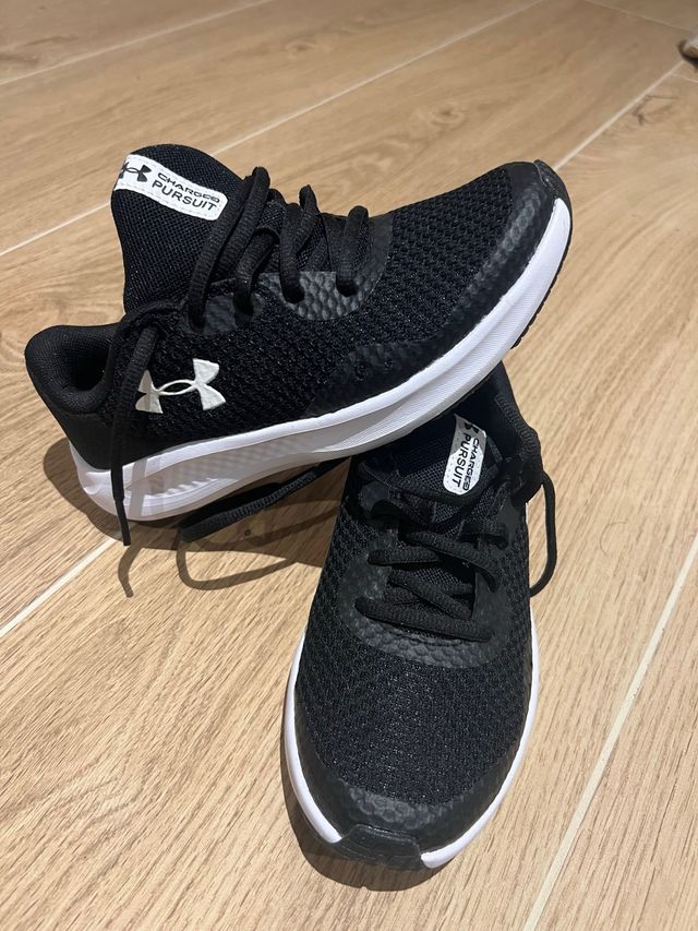 Zapatillas Under Armour NUEVA  35.5