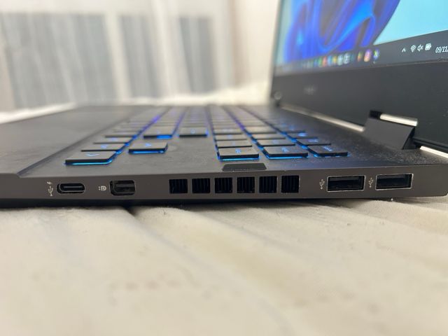 HP Omen 15-en1010ns Gaming Laptop